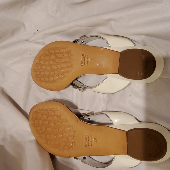 White patent leather embellished rhinestone flip flop thongs - Picture 4 of 6